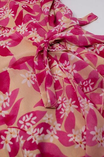 Robe longue en mousseline à imprimé floral en rose 2