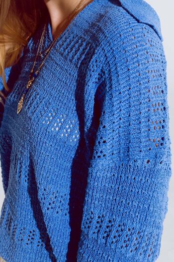Pull tricoté au crochet à col en V avec col polo en bleu 3