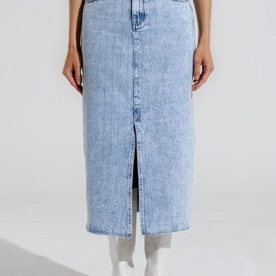 Jupe mi-longue en jean léger avec fente sur le devant et ornement en strass