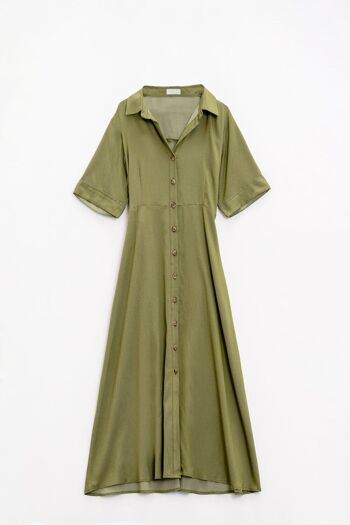 Robe chemise longue verte avec col polo 6