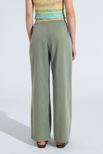 Pantalon décontracté vert clair avec fermeture à cordon et poches latérales 4