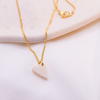 Collier coeur coeur acrylique blanc - chaîne légère plaqué or 18 carats coeur rose 2