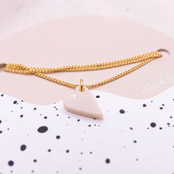 Collier coeur coeur acrylique blanc - chaîne légère plaqué or 18 carats coeur rose 4