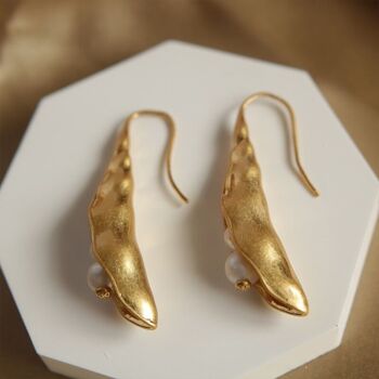 Boucles d'oreilles dorées de conception de gousse de pois de style vintage 2