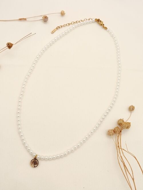 Collier de perles synthétiques avec pendentif arbre de vie