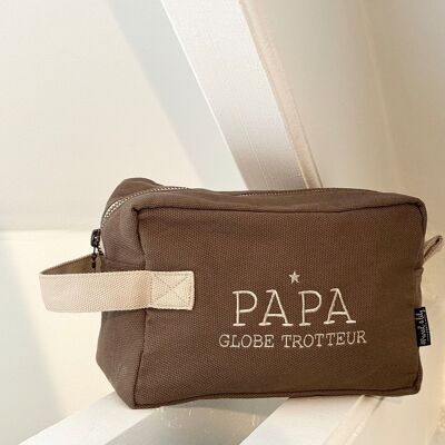 Große bestickte Kulturtasche „Papa Globe“ Eisbraun – Vatertag