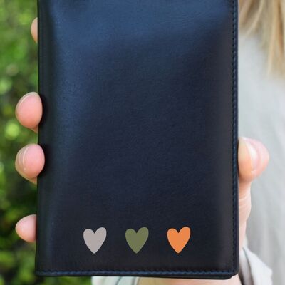 Funda para pasaporte "La fila del corazón abajo"