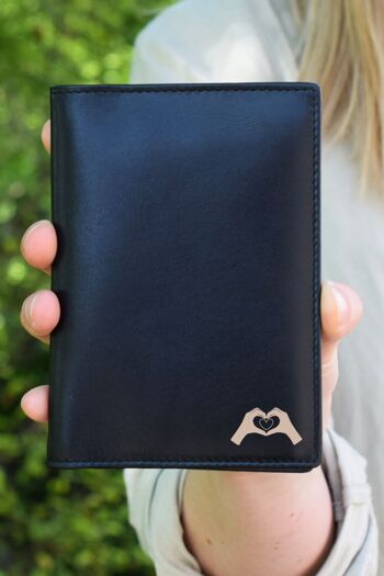 Couverture de passeport en cuir véritable "Coeur" 12