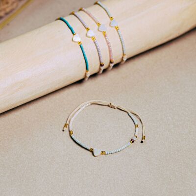 Asymmetrical mother-of-pearl heart bracelets