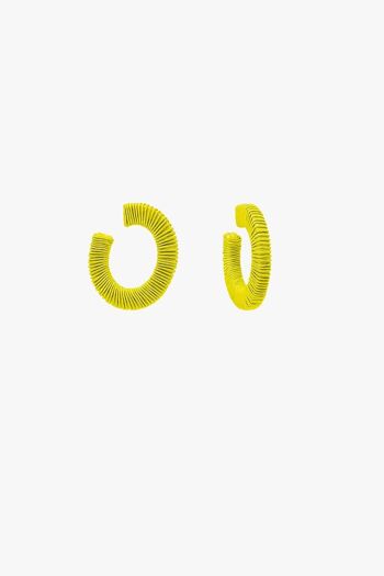 Boucles d'oreilles créoles citron vert avec motif tissé 1