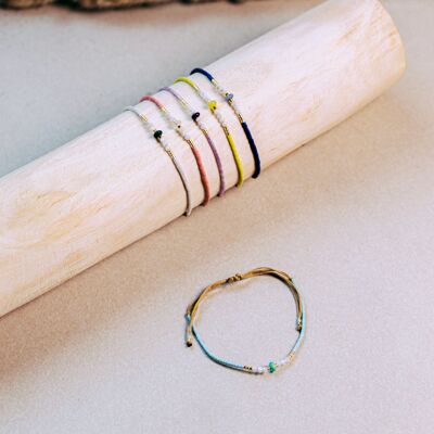 Ellipse stone and mother-of-pearl bracelets