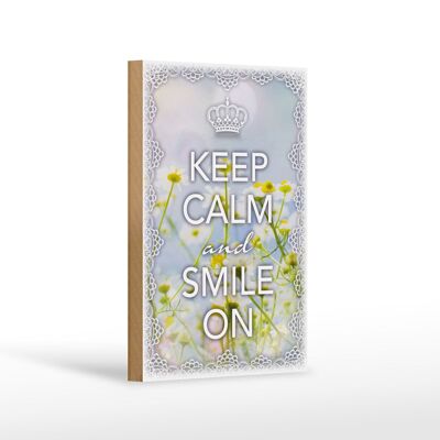 Cartello in legno con scritta "Keep Calm and smile" 12x18 cm sulla decorazione della corona