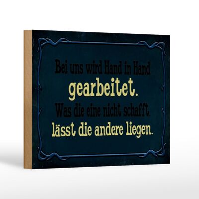 Holzschild Spruch 18x12 cm bei uns Hand in Hand gearbeitet blaues Schild