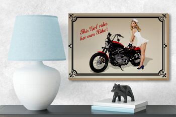 Panneau moto en bois 18x12 cm cette fille monte sa propre décoration motard 3