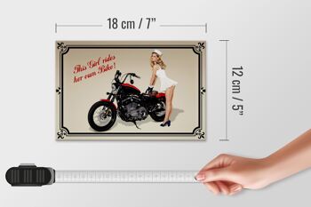 Panneau moto en bois 18x12 cm cette fille monte sa propre décoration motard 4