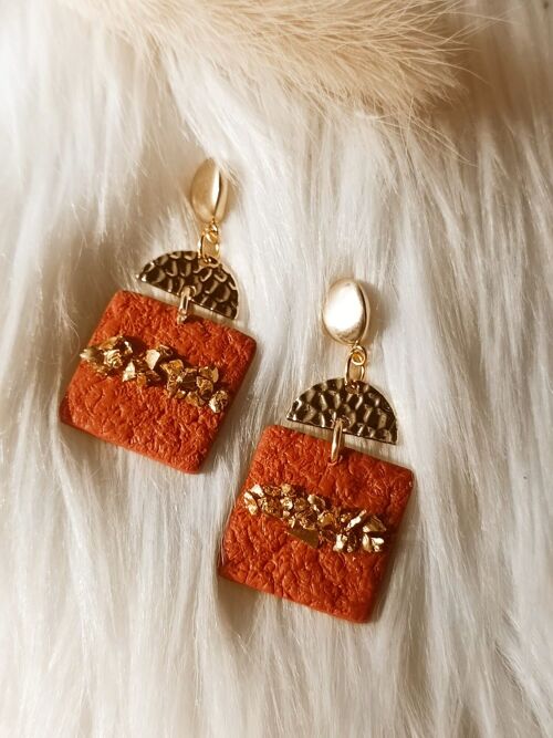 Terracotta Minimalist Polymer clay earrings - BASTET- Terracotta textured earrings with crushed crystals