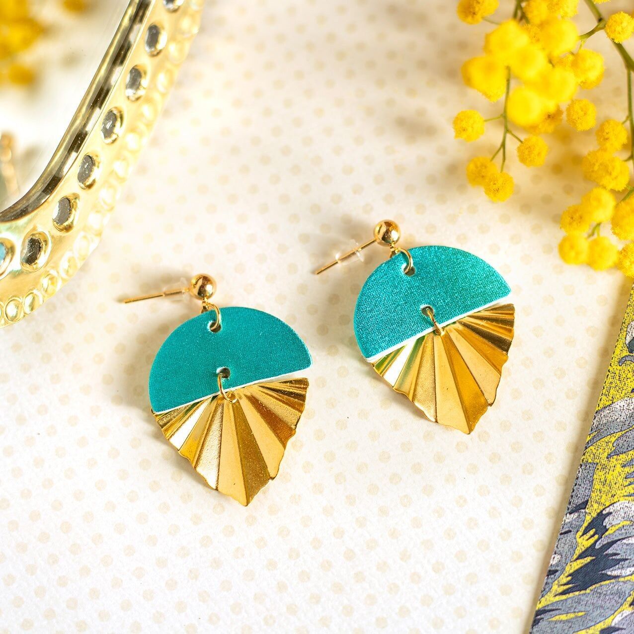 Orecchini Haley in pelle turchese metallizzata