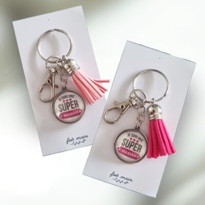 "I'm a super mom" keychain (white/pink)