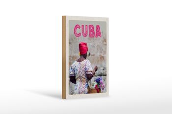 Panneau en bois voyage 12x18 cm Cuba Caraïbe femme panier avec fleurs 1