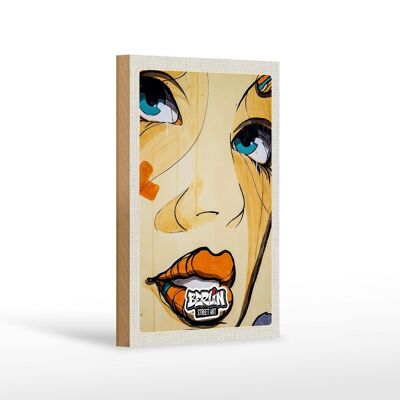 Cartello in legno da viaggio 12x18 cm Berlino Street Art Donna che piange