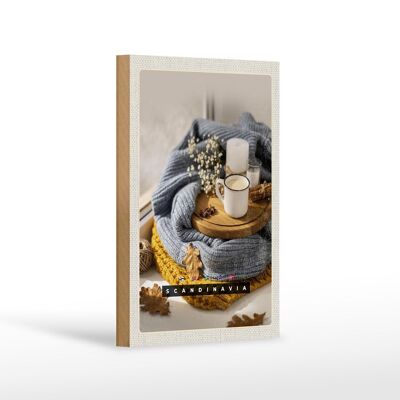 Cartello in legno da viaggio 12x18 cm Candela autunnale in lana scandinava caffè