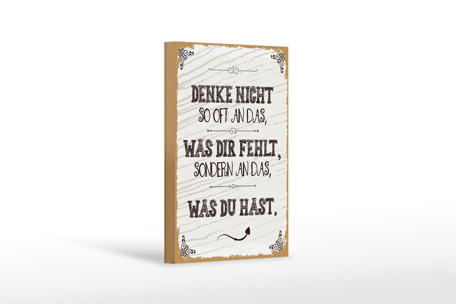 Cartello in legno con scritta "Non pensare a cosa manca" ma 12x18 cm