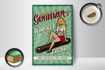 Panneau en bois indiquant Pinup Exclusive Gentleman Whiskey 12x18 cm 2
