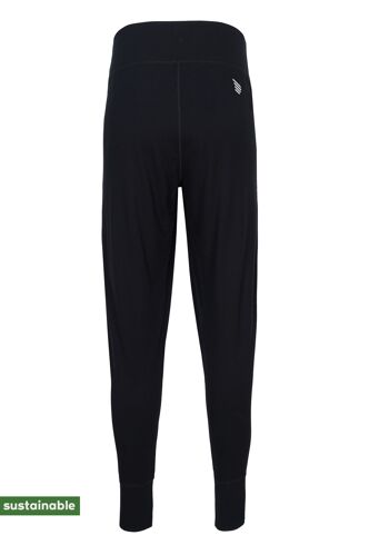 Tenue de yoga en coton bio & modal | Pantalon de yoga (noir) & T-shirt (blanc, imprimé gras) 7