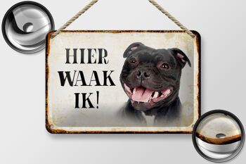 Panneau en étain disant « Dutch Here Waak ik Staffordshire Bull Terrier », 18x12cm 2