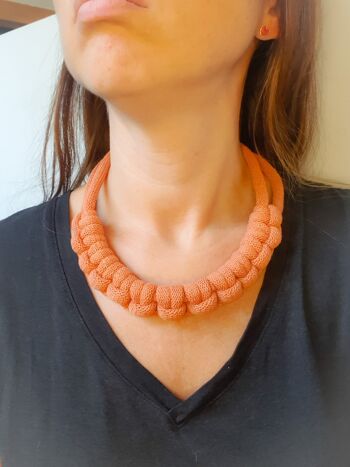 Collier corde coton noué épais chunky plastron bijou fantaisie cadeau tendance macramé fait main noeud marin terracotta 3