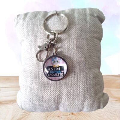 Llavero «ASEM super chouette» rosa claro – Regalo artesanal
