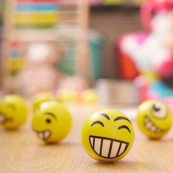 24 boules à presser Emoji, 6 cm, jouet sensoriel, remplissage de sac de fête, jouet anti-stress et anti-anxiété 2