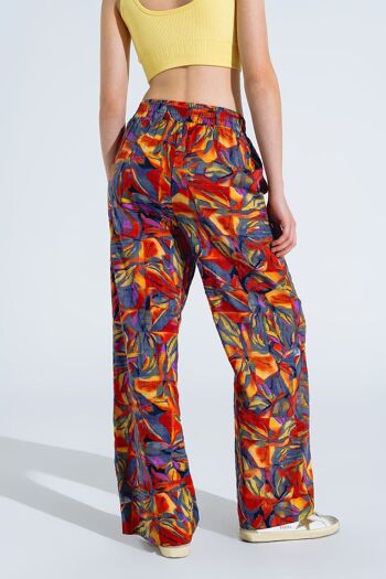 Pantalon droit à imprimé floral multicolore dans des tons de rouge 2