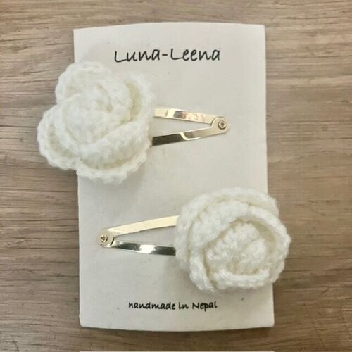 sustainable hair clips rose 2x - off white - soft wool - hand crochet in Nepal