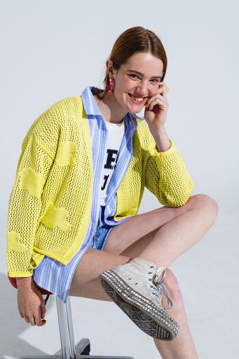 Cardigan tricoté au crochet avec nuages ​​tricotés en jaune 1