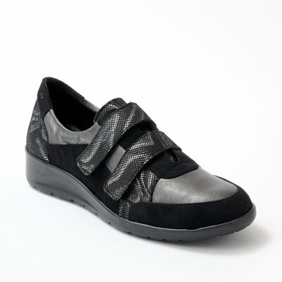 Sneakers larghe in pelle con velcro comfort