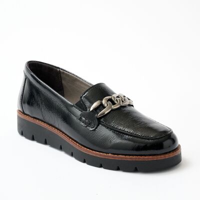 Wide-width leather link chain moccasins