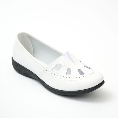 Elasticated comfort width leather moccasins