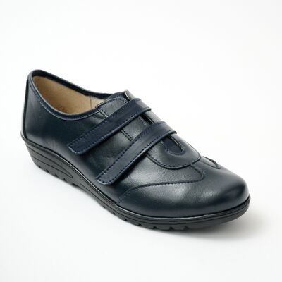Comode derby larghe in pelle con chiusure in velcro