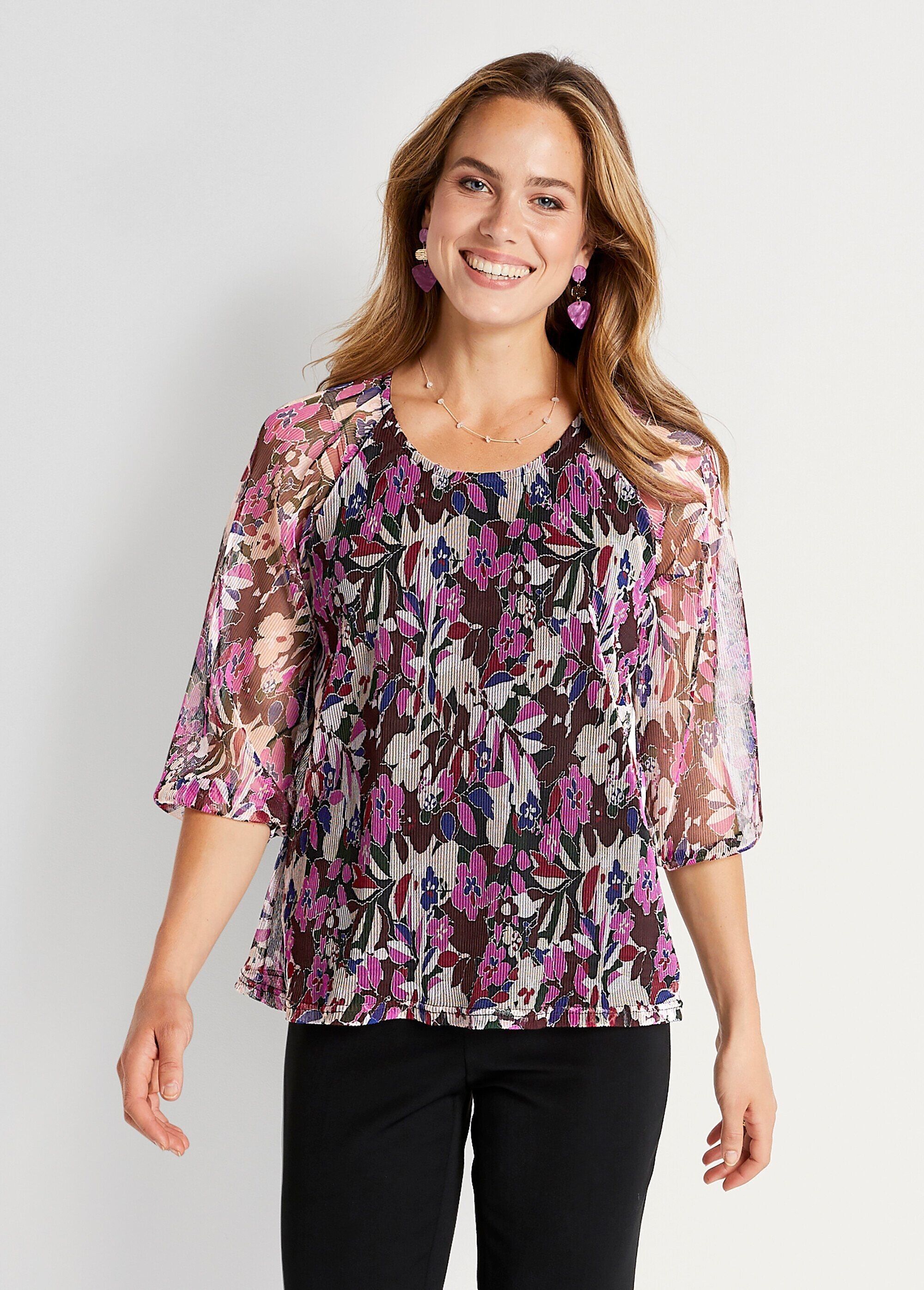 Ausgestelltes, bedrucktes T-Shirt aus plissiertem Strick