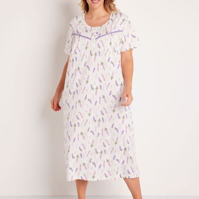 Short-sleeved buttoned nightgown