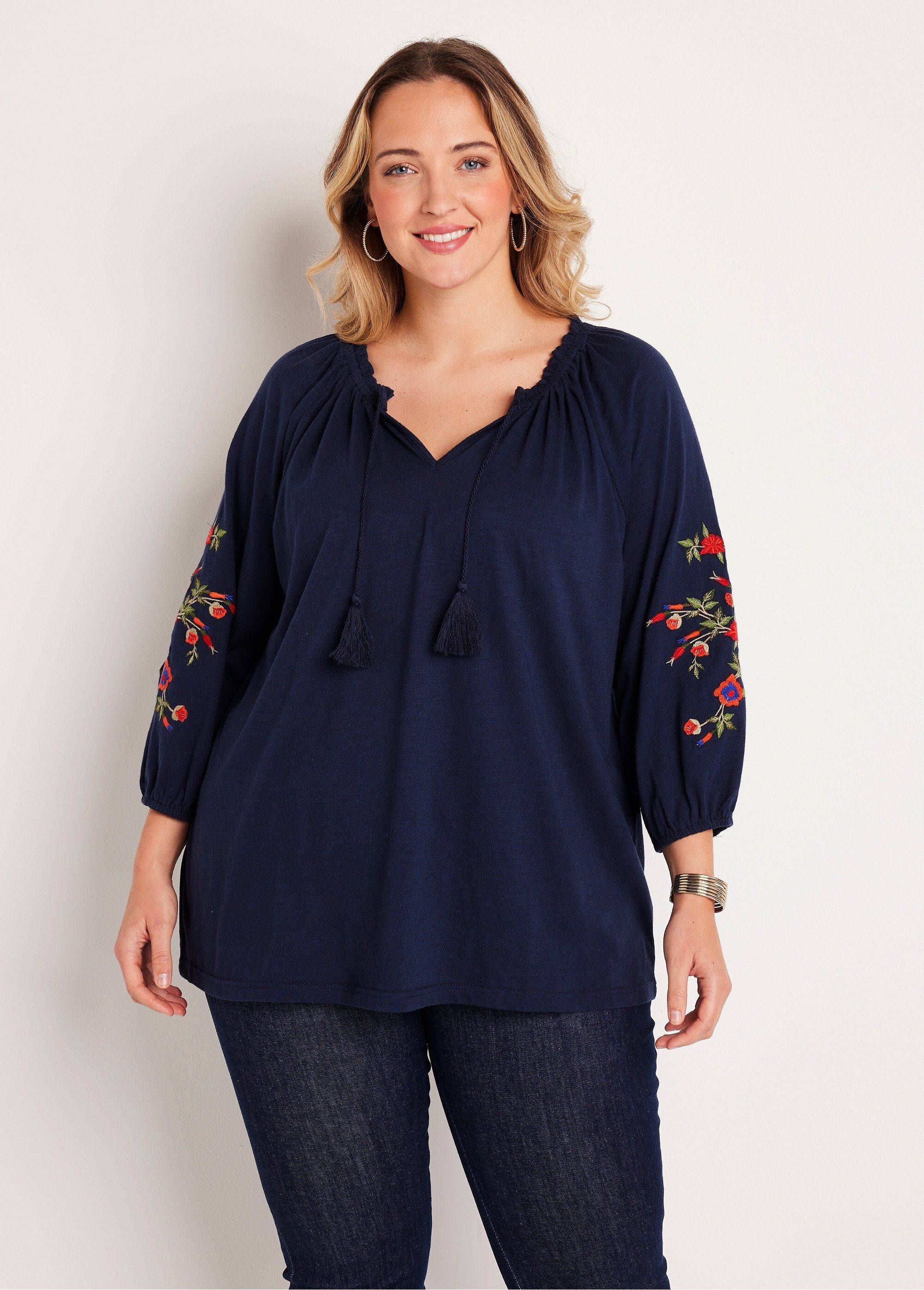 Long embroidered t-shirt with 3/4 sleeves