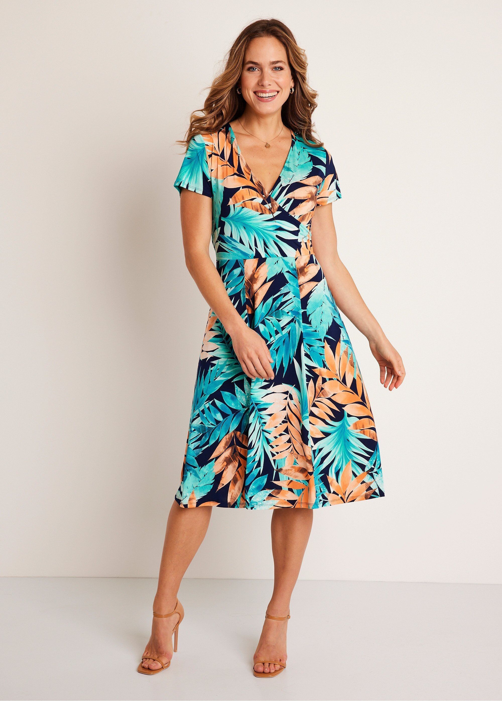 Kurzes Wickelkleid mit Pflanzenmotiv