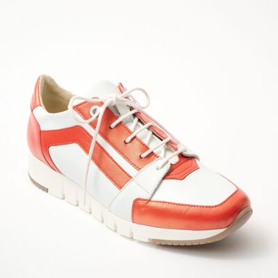 Two-tone leather comfort width sneakers