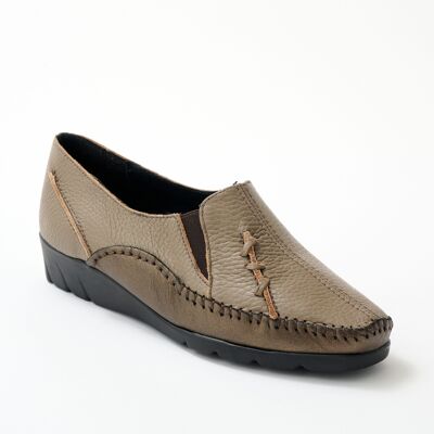 Bi-material leather moccasin