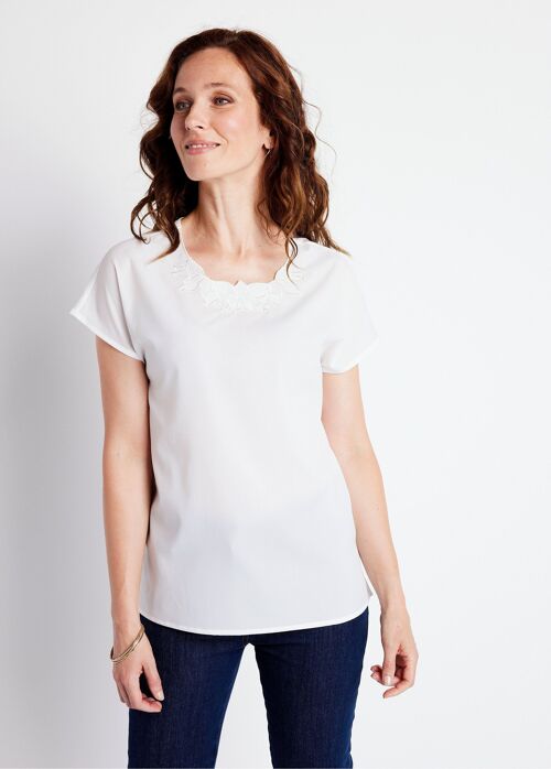 Top long manches courtes broderies col rond