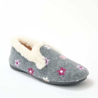 Faux fur comfort wide slipper