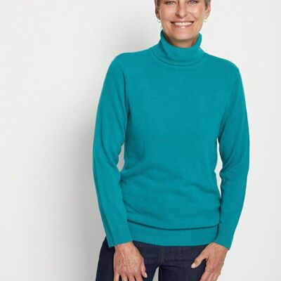 Soft long-sleeved turtleneck sweater