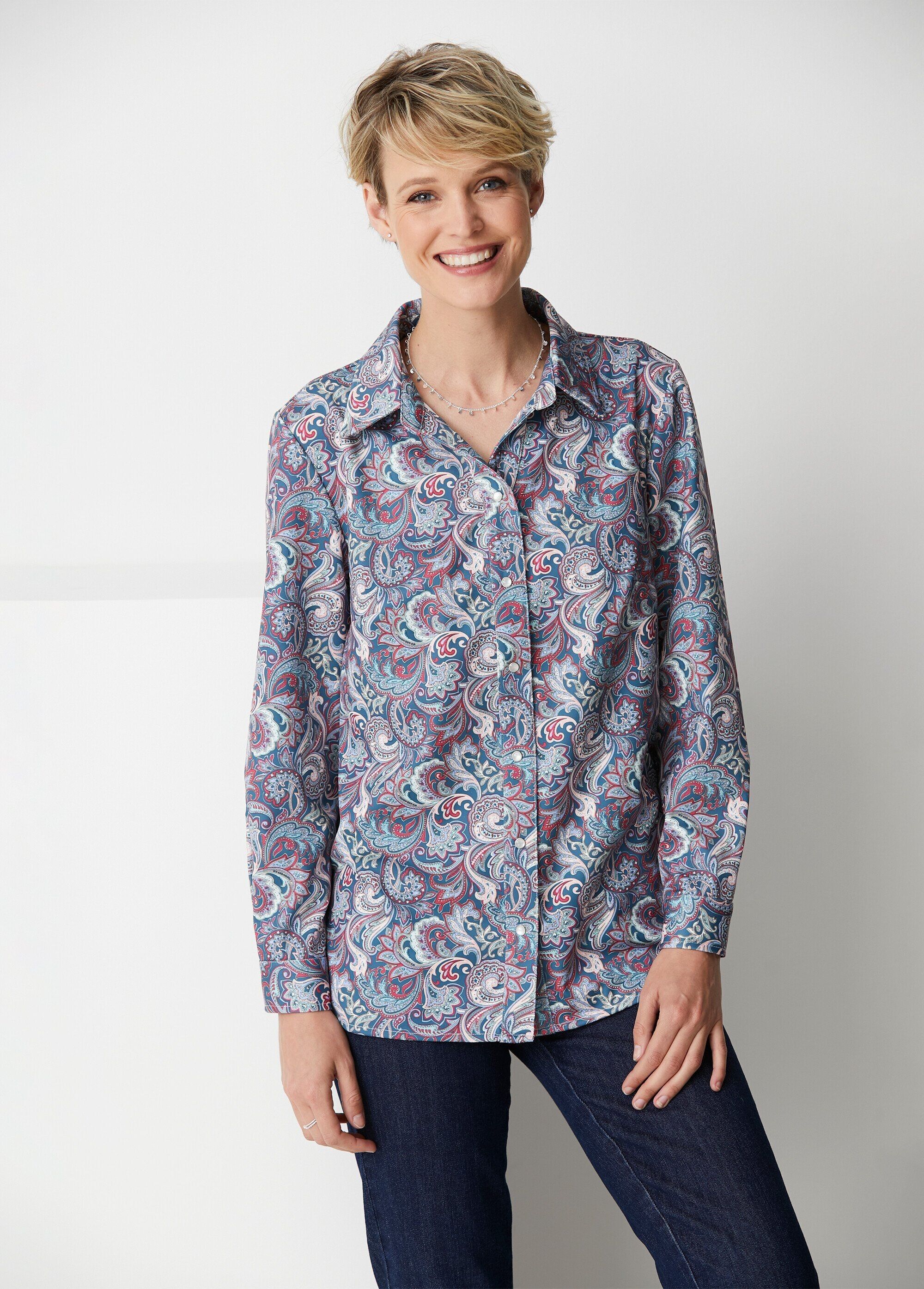 Lange Bluse mit Paisley-Print und Druckknöpfen