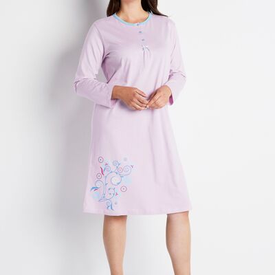 Mid-length nightgown with long sleeves